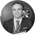 Primer plano en blanco y negro de Carlos Burillo