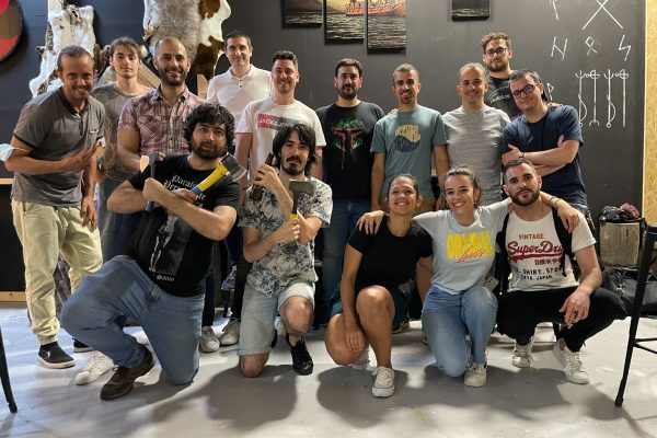 equipo-doonamis-teambuilding-foto Equipo de Doonamis realizando una actividad de teambuilding.