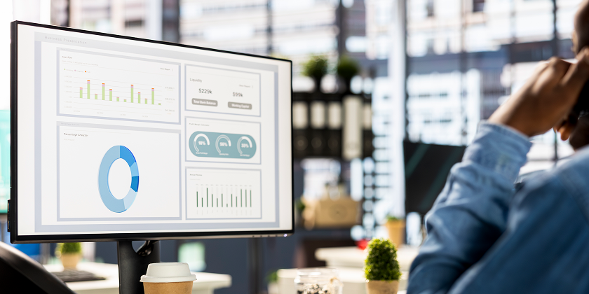 Diagrama de integración de apps con ERP y CRM: app móvil, backend API y sistema ERP/CRM sincronizados